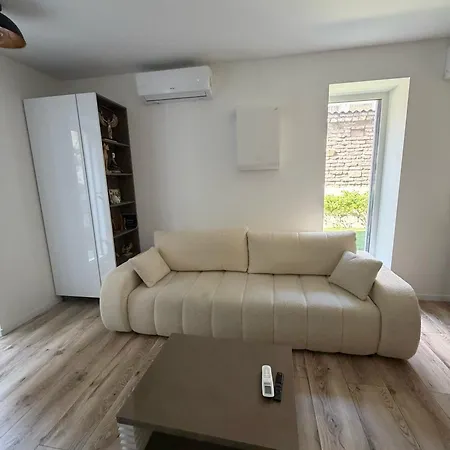 Buda Luxury Jacuzzi Διαμέρισμα *